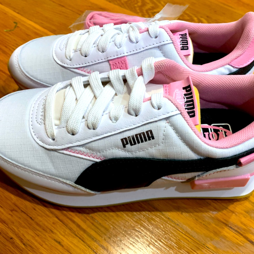 Puma von Dutch white pink black sneakers brand new size US 5.5 UK 3 EUR 35.5